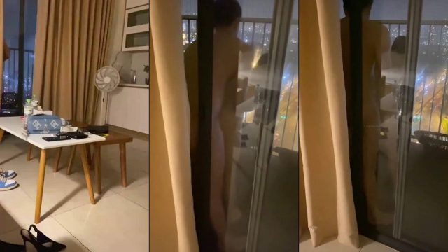 Thằng bạn đưa ghệ ra ban công chung cư chịch em nó rên cả tòa nhà nghe thấy - yvhvqpnu.sbs